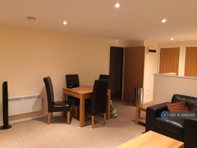 Room for rent in Old Town, Swindon