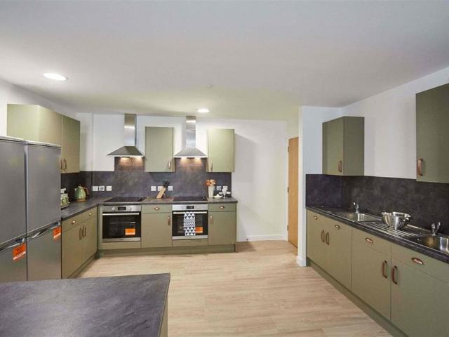 Room for rent in Higham Hill, Greater London