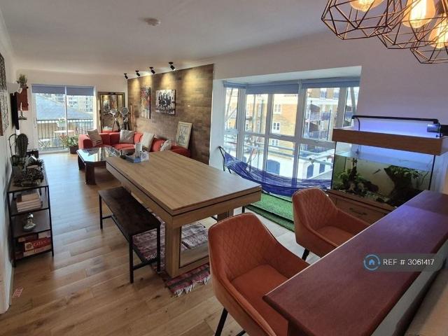 Room for rent in Ratcliffe, Greater London