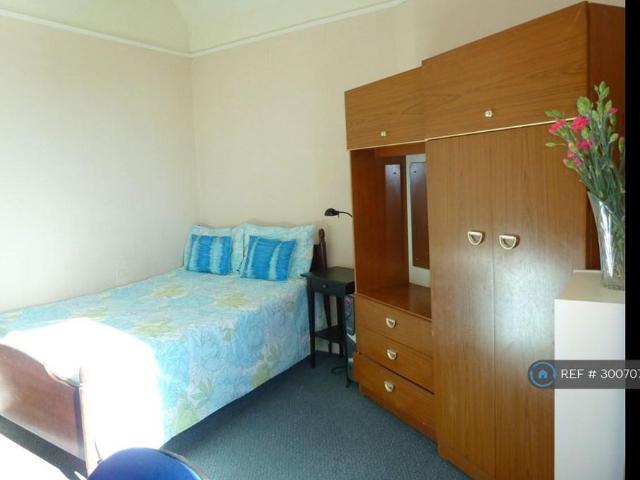 Room for rent in City Centre, Ballindoch