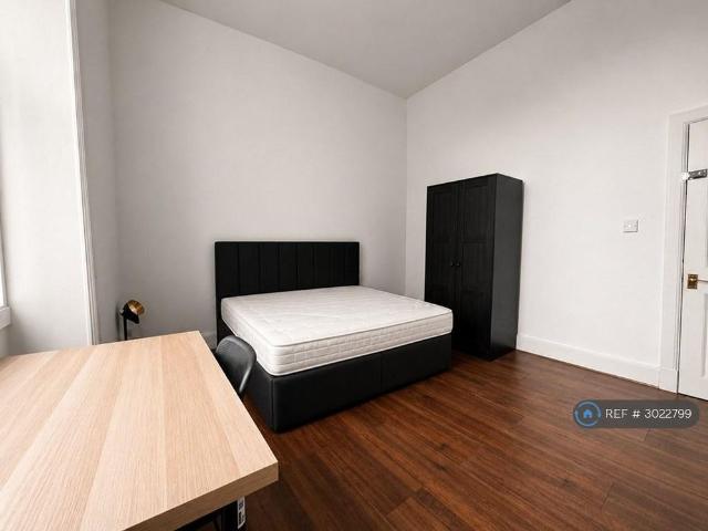 Room for rent in Shortroods, Glenburn