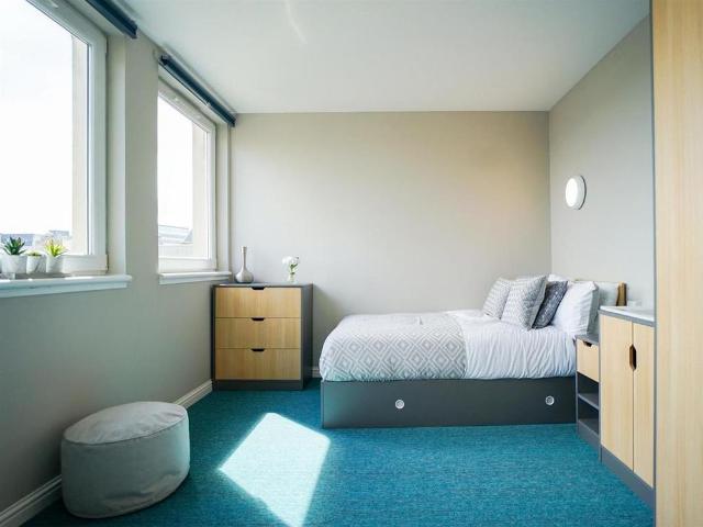 Room for rent in Southside, Scotland