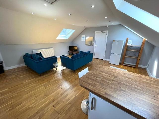 Room for rent in Caldermill, East Midlands