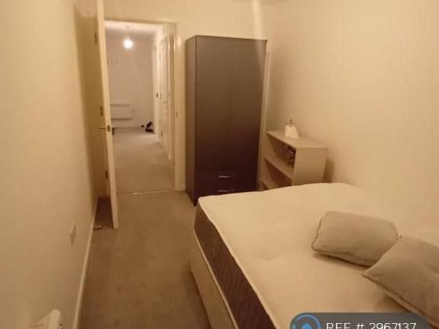 Room for rent in North End, Greater London