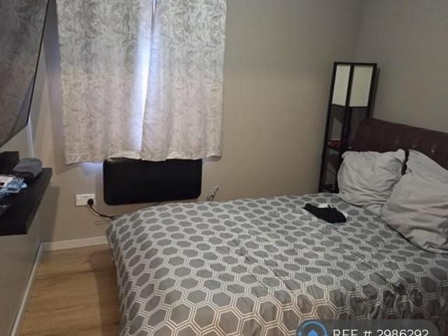 Room for rent in Ponders End, Greater London