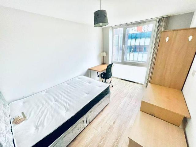 Room for rent in Hulme, Georgia