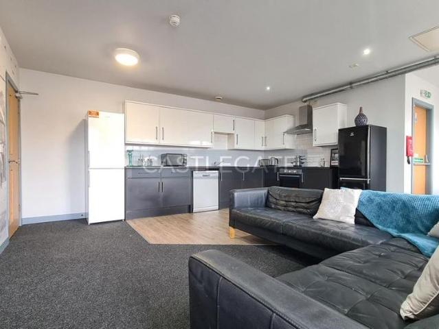 Room for rent in Highfields, Huddersfield