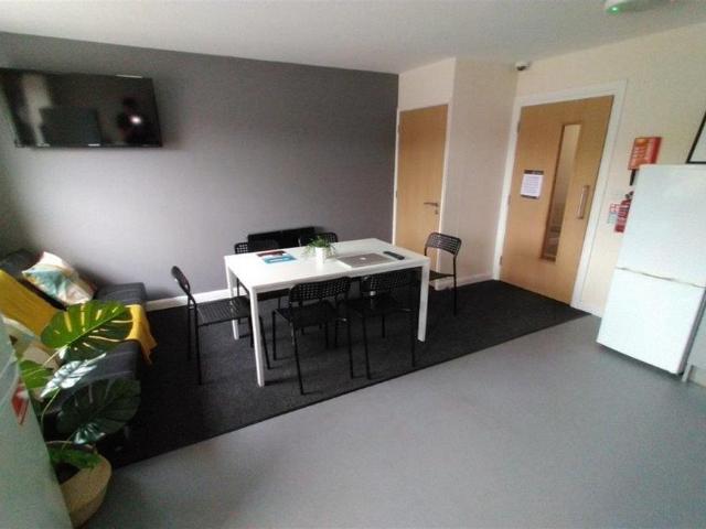 Room for rent in Attenborough, East Midlands