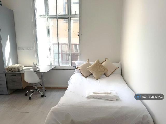 Room for rent in Black Friars, Old Wharf