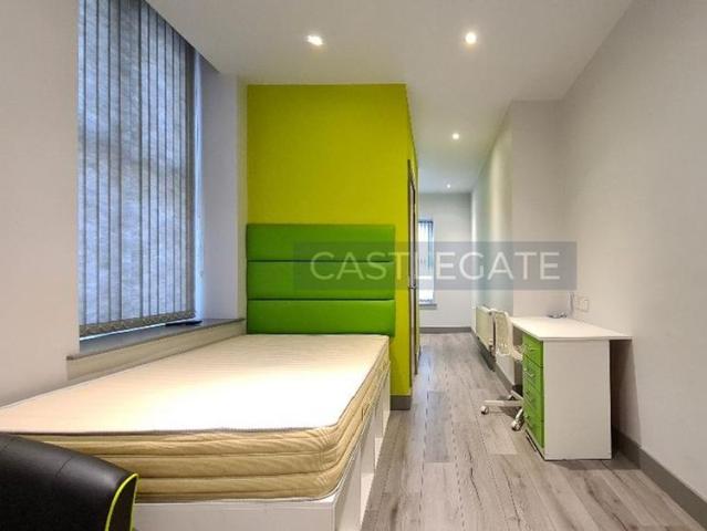 Room for rent in Highfields, Huddersfield