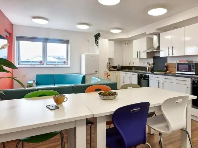 Room for rent in Greenbank, Mount Wise