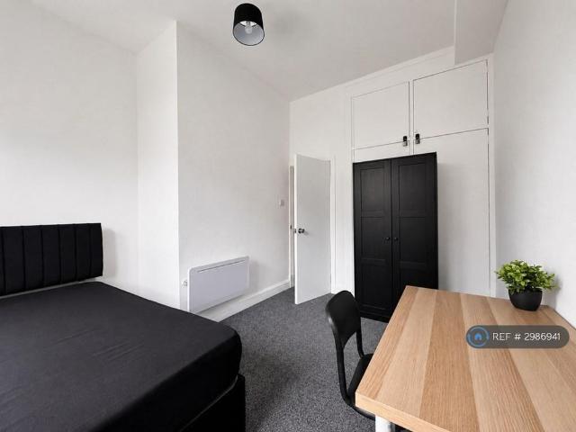 Room for rent in Shortroods, Glenburn