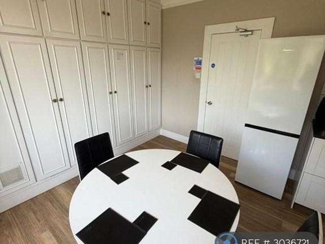 Room for rent in West Ewell, Ewell
