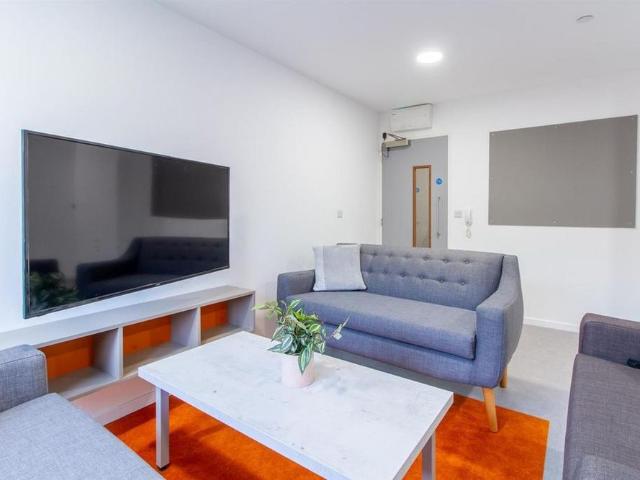 Room for rent in Stokes Croft, Feckenham