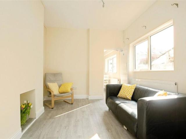 Room for rent in Plasnewydd, Falcon Lodge