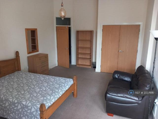 Room for rent in London Borough of Ealing, Park Royal