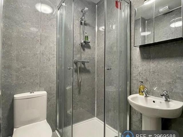 Room for rent in Dalton, Almondbury