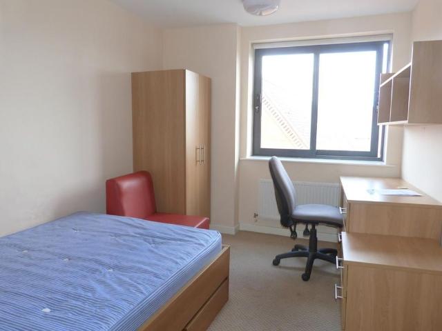 Room for rent in Oxleaze, Gloucester