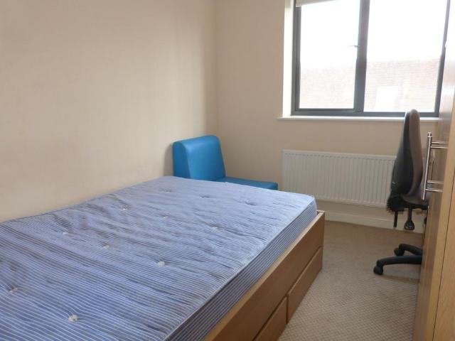 Room for rent in Oxleaze, Gloucester