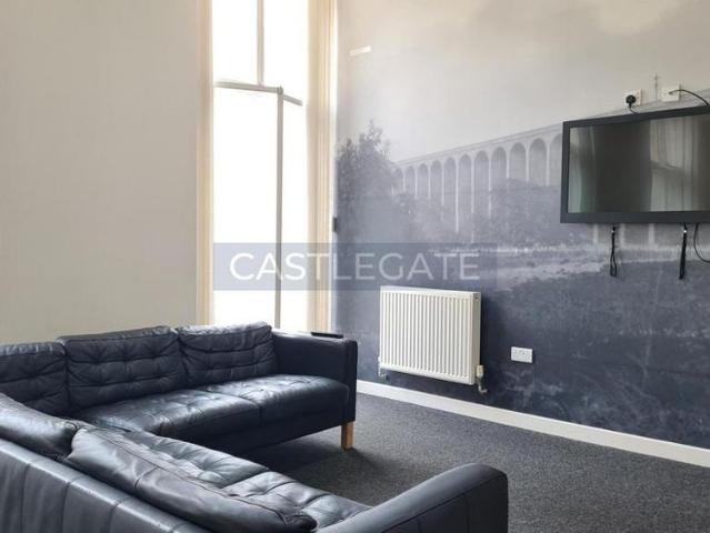 Room for rent in Highfields, Huddersfield
