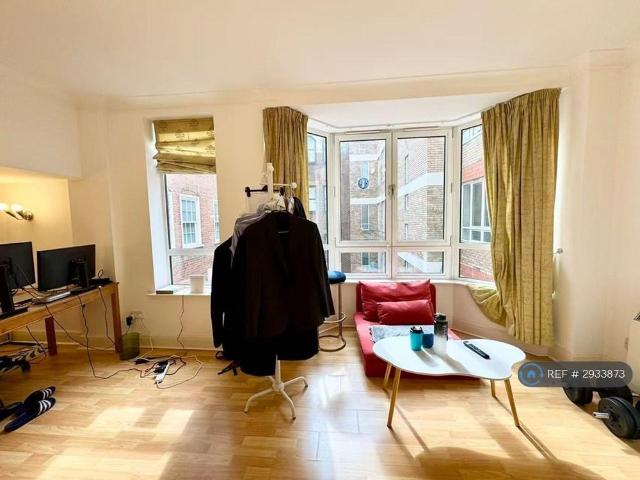 Room for rent in Lyons, Greater London