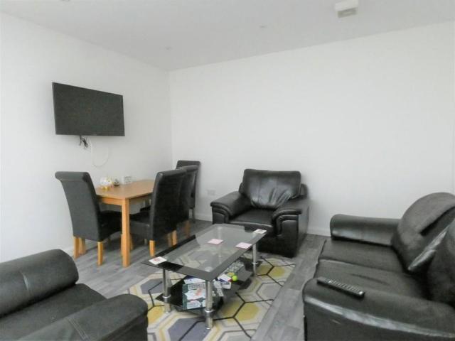 Room for rent in Wotton, Gloucester