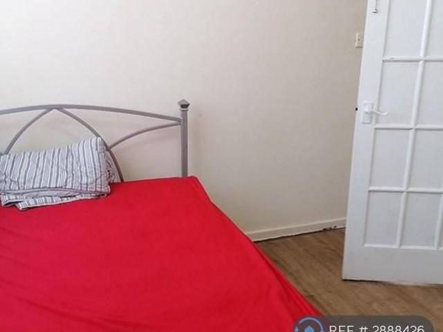 Room for rent in The Calders, Wester Hailes