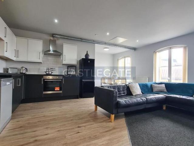 Room for rent in Highfields, Huddersfield