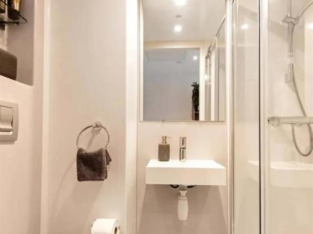 Room for rent in Falcon Lodge, Wales
