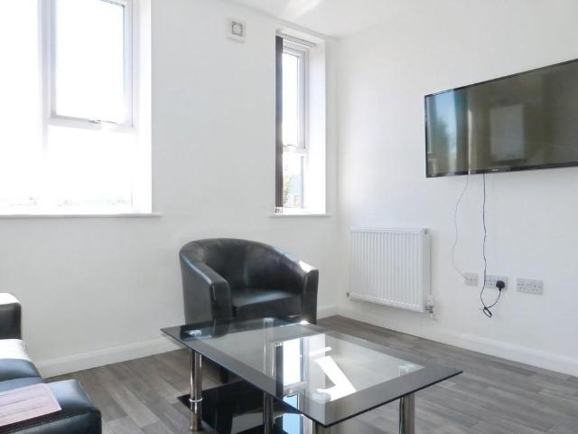 Room for rent in Wotton, Gloucester
