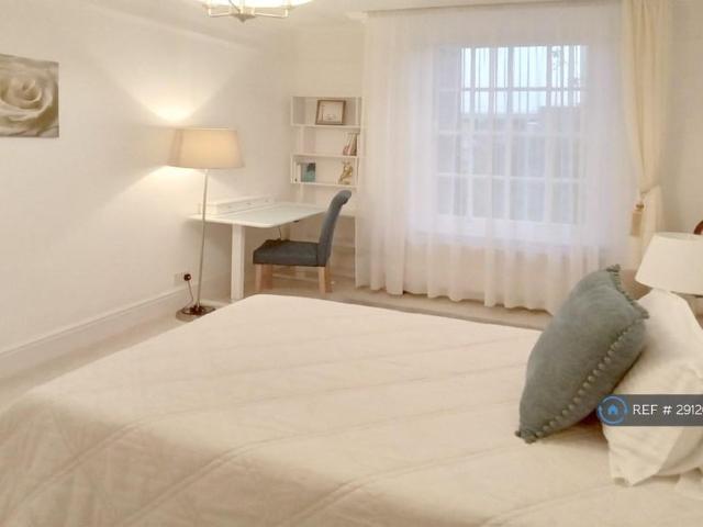 Room for rent in St. John's Wood, Greater London