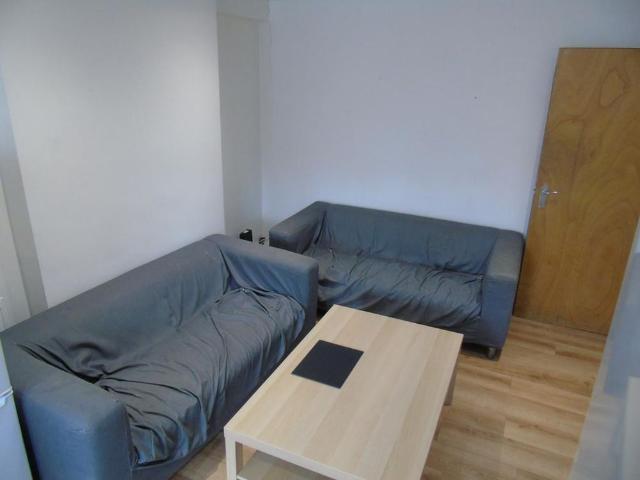 Room for rent in Civic Centre, Falcon Lodge