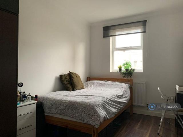 Room for rent in East Greenwich, Greater London