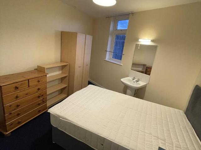 Room for rent in Devonshire, South Yorkshire
