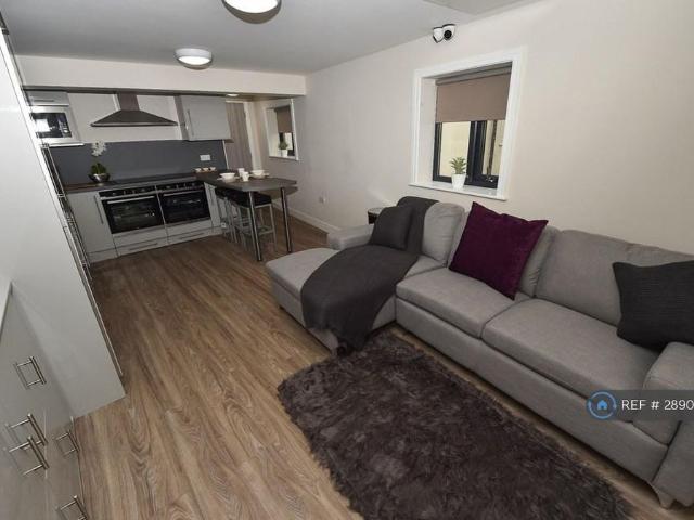 Room for rent in Roby Mill, Lancashire