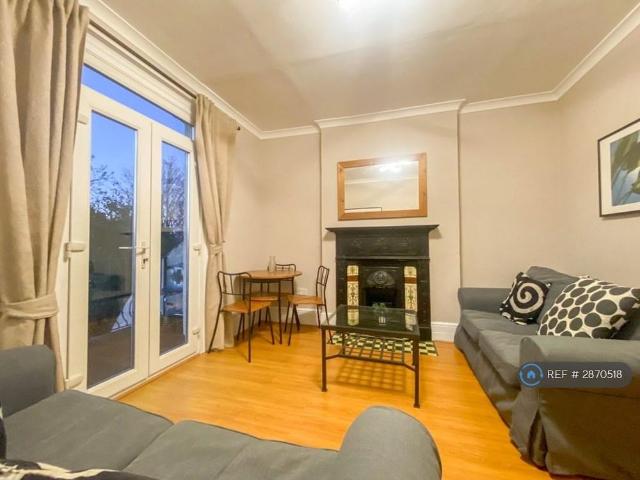 Room for rent in London Borough of Croydon, Sanderstead