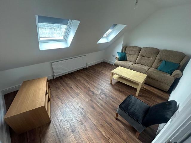 Room for rent in Beamhurst, Staffordshire