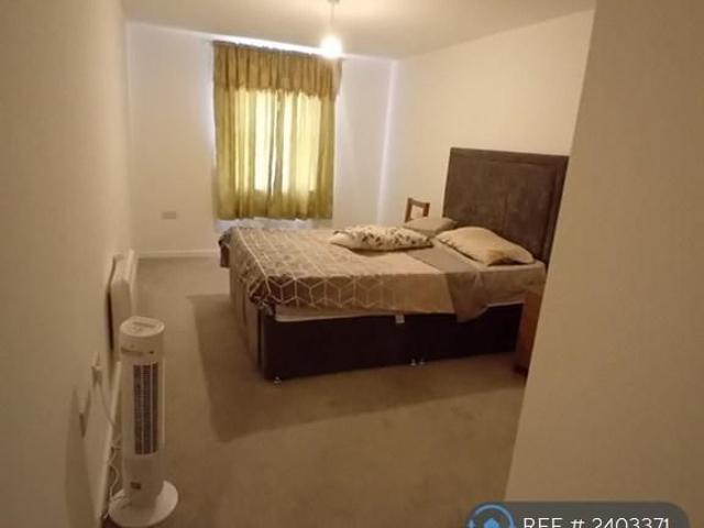 Room for rent in North End, Greater London