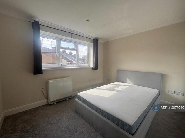 Room for rent in London Borough of Ealing, Greater London