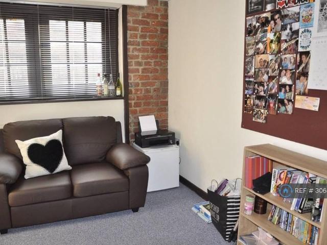 Room for rent in Stoke, Stoke-on-Trent