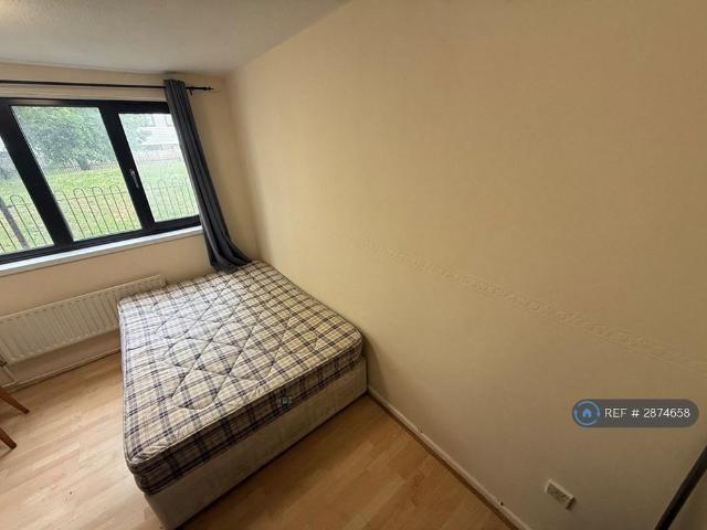 Room for rent in London Borough of Hounslow, Greater London