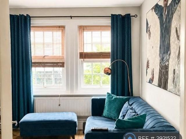 Room for rent in Lane, Greater London