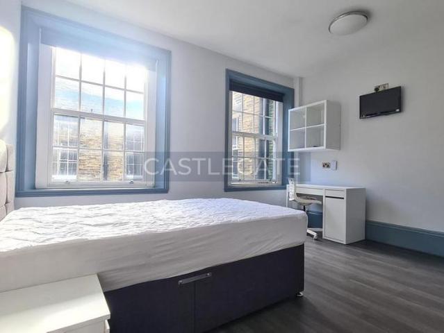 Room for rent in Highfields, Huddersfield