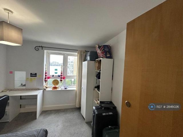 Room for rent in Isle Of Dogs, Isle Of Man