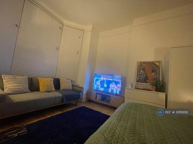 Room for rent in London Borough of Croydon, Greater London