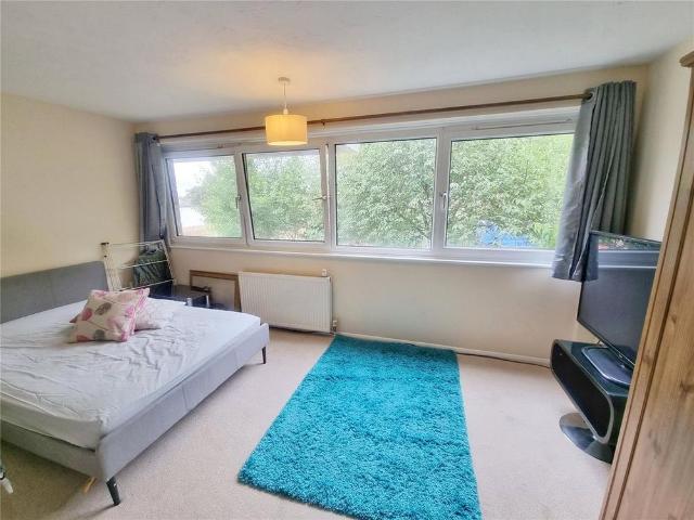 Room for rent in Red Hill, Surrey