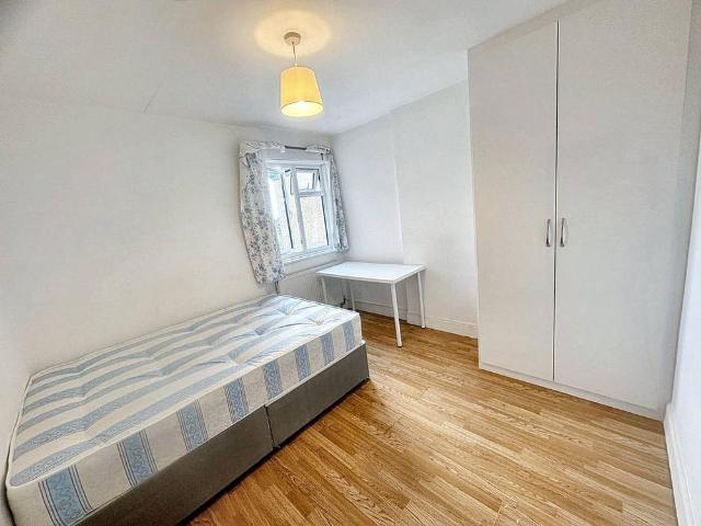 Room for rent in Greater London