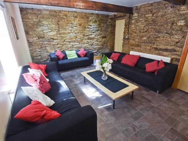 Room for rent in Saint George's, South Yorkshire