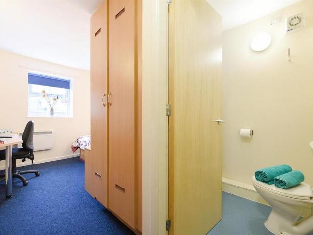 Room for rent in Wrexham, Wales