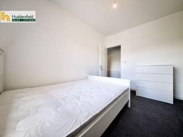 Room for rent in Paddock, Milnsbridge